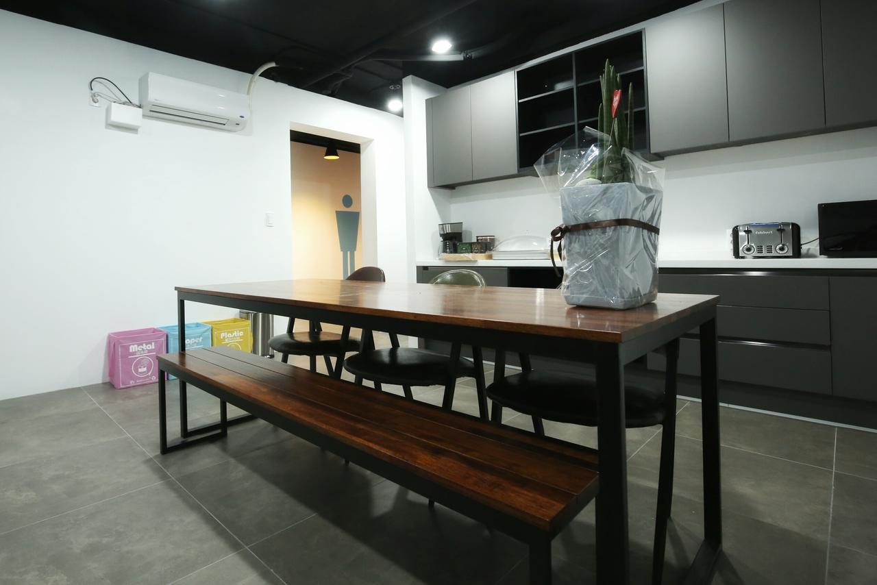 Stayan Guesthouse And Bnb Busan Exteriör bild