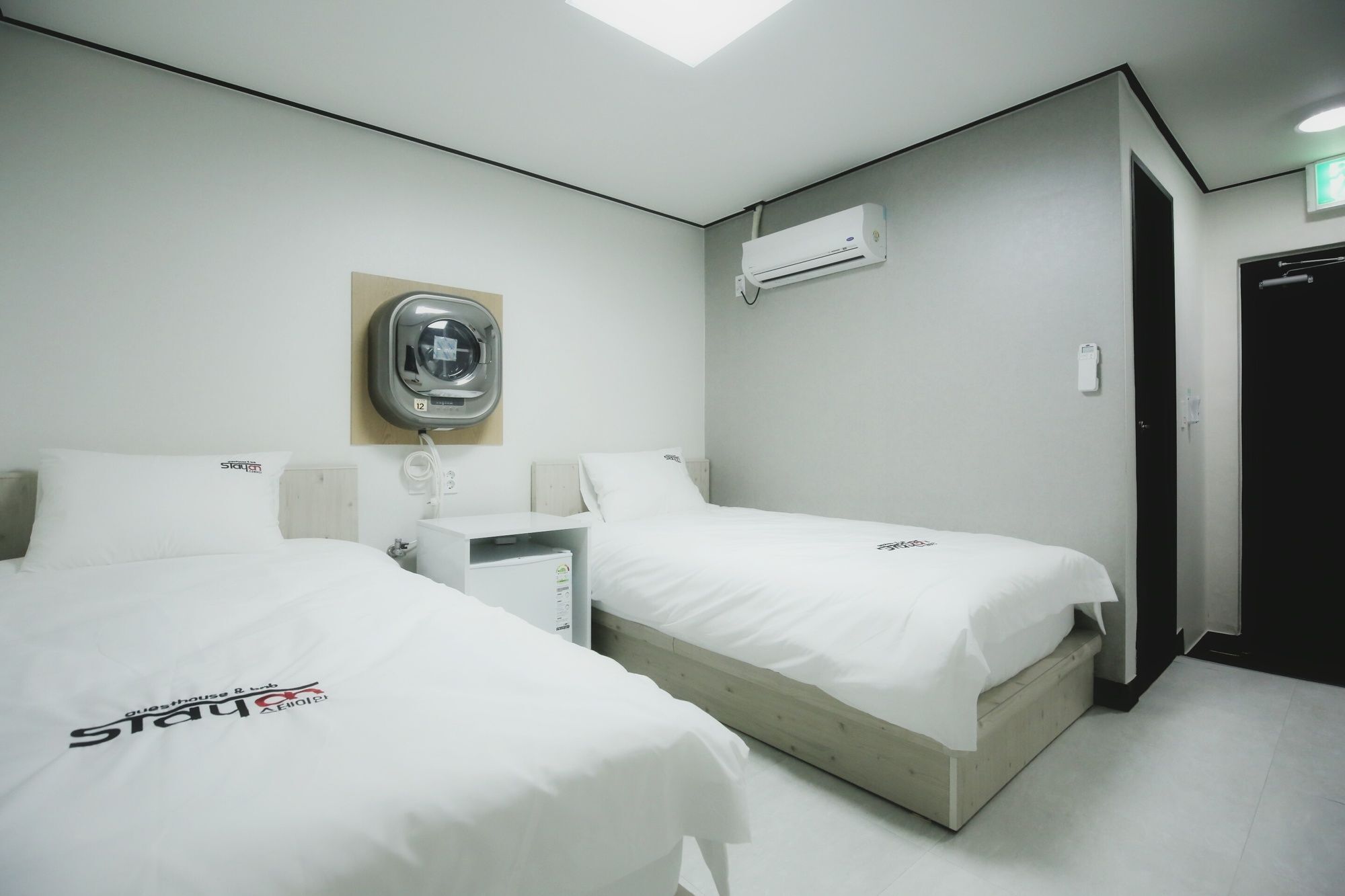 Stayan Guesthouse And Bnb Busan Exteriör bild