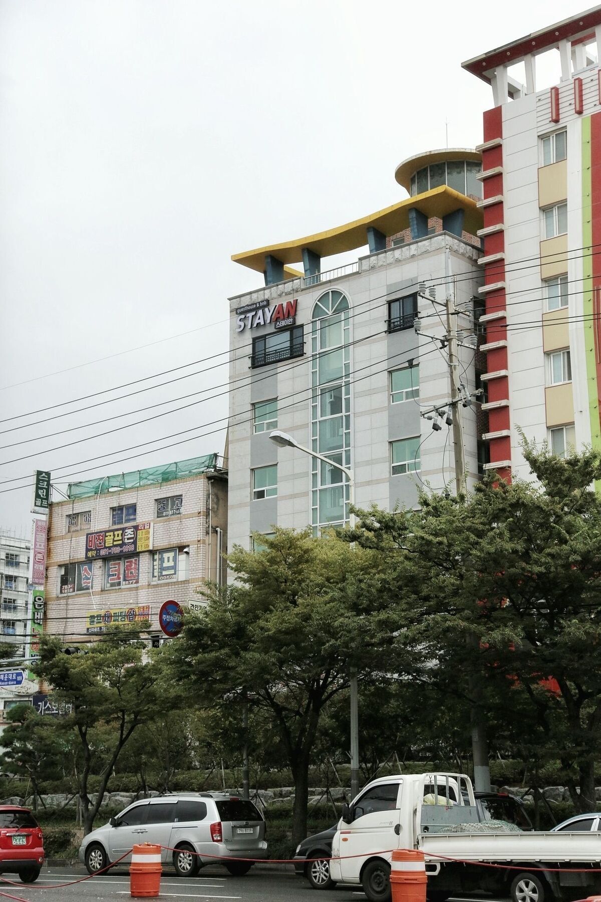 Stayan Guesthouse And Bnb Busan Exteriör bild