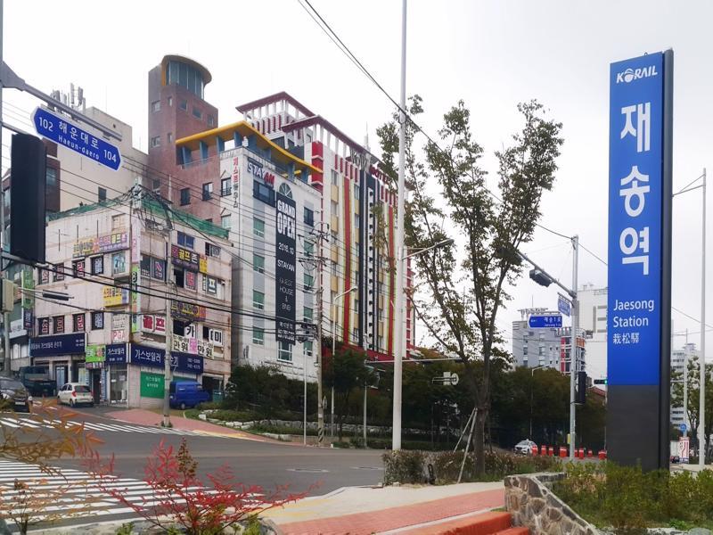 Stayan Guesthouse And Bnb Busan Exteriör bild