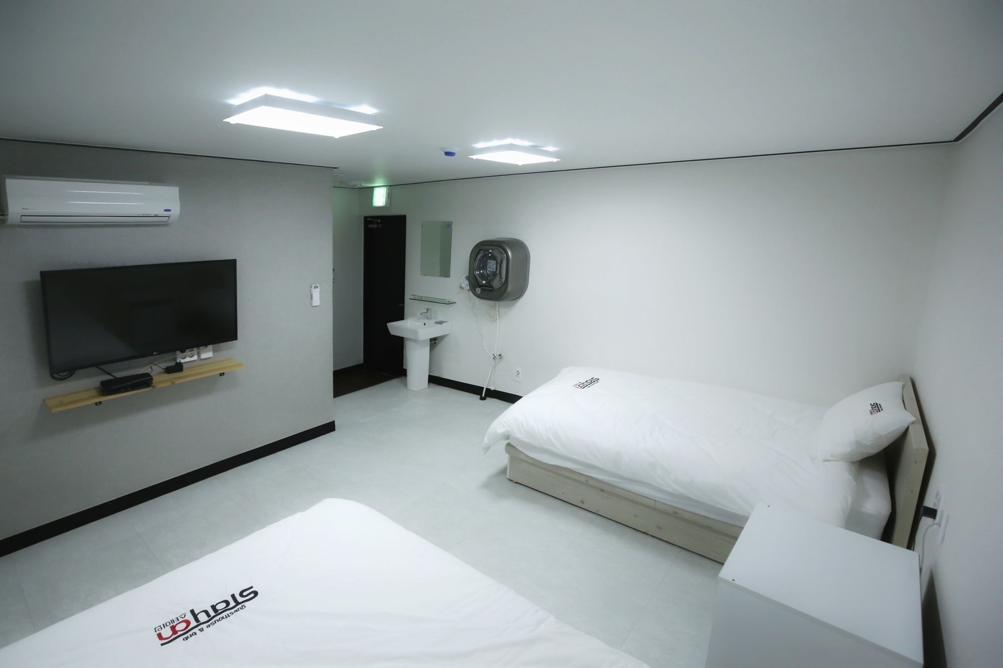 Stayan Guesthouse And Bnb Busan Exteriör bild